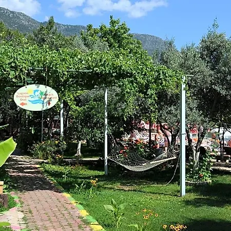 Lagoon Boutique Hotel 3*